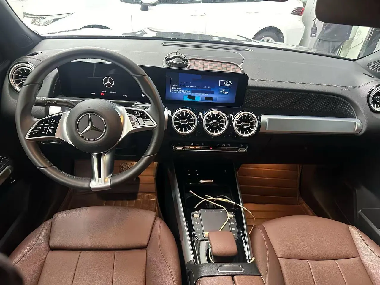 Mercedes Benz 2024 GLB 220 48V 2.0T Dynamic Automatic 3