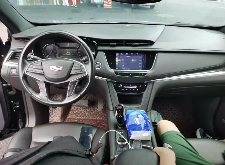 Cadillac 2021 XT5 2.0T 28T Luxury Automatic Gear 4