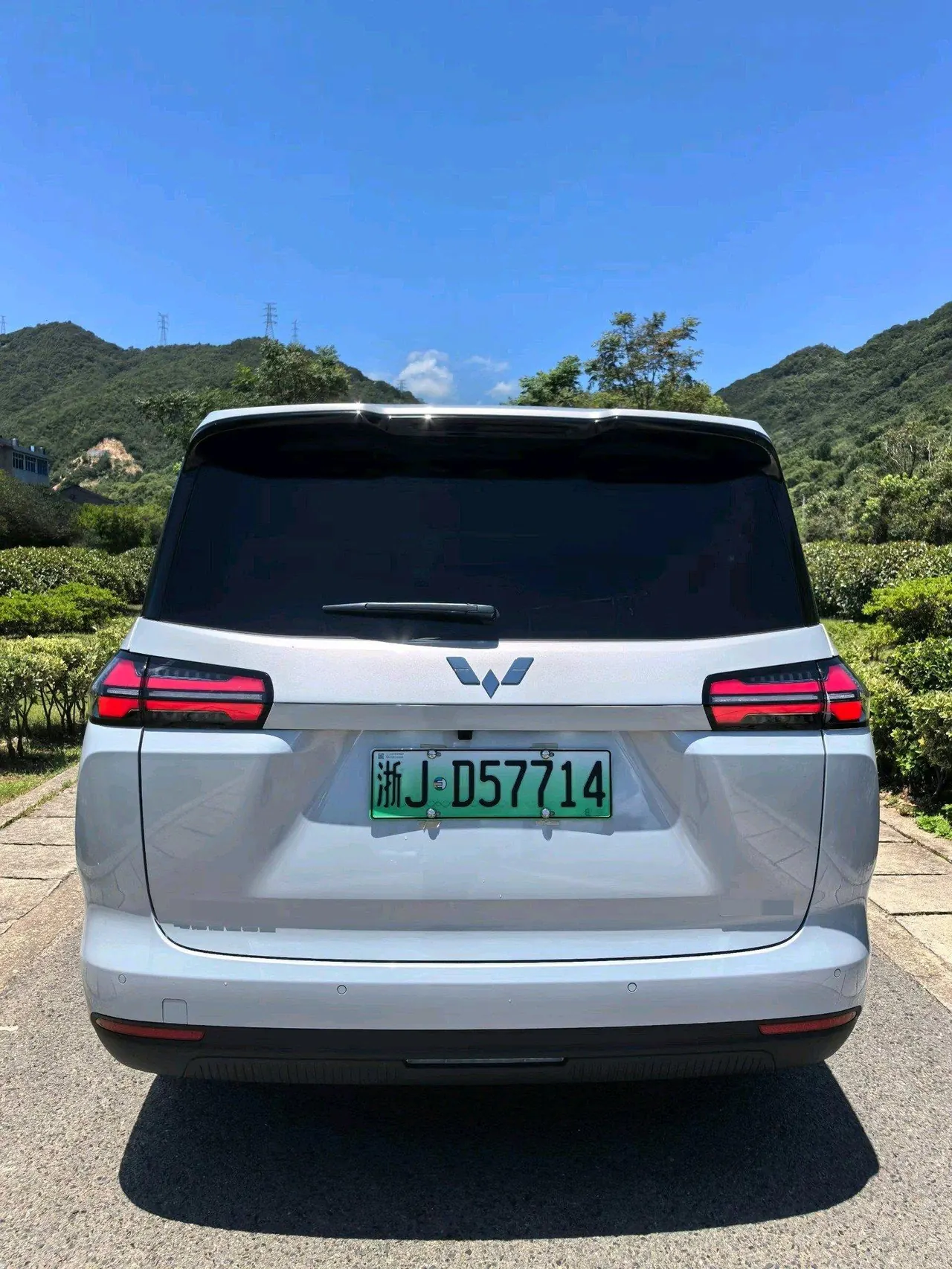 WuLing 2025 Starlight 730 500km Luxury Automatic Gear 5