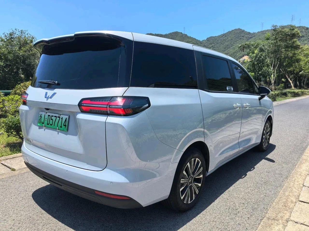 WuLing 2025 Starlight 730 500km Luxury Automatic Gear 6