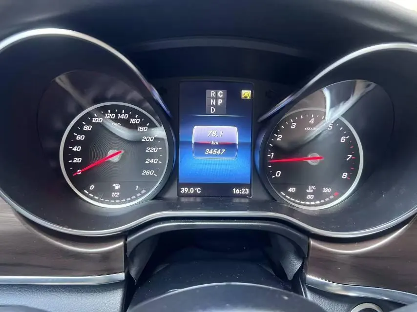 Mercedes Benz Class V 2020V 260 2.0T Pilot Edition Automatic Gear 6