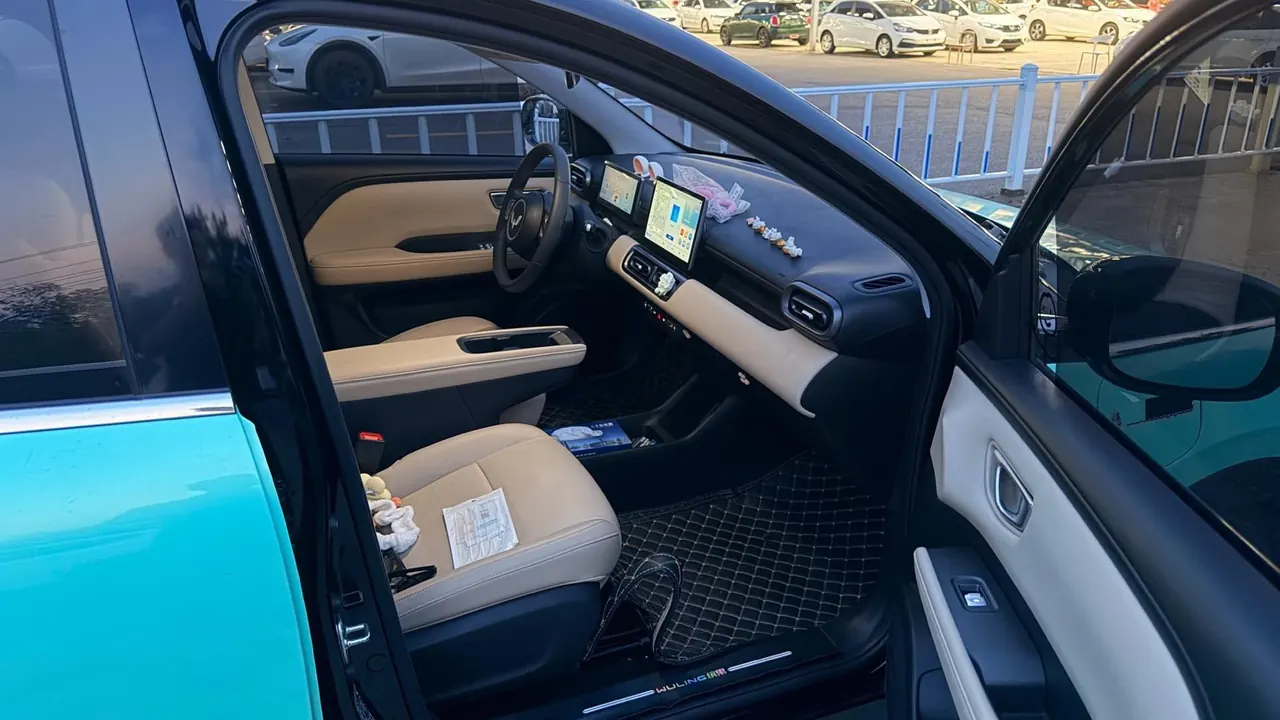 WuLing 2024 Plantronics PLUS 401km Five-seat Edition Automatic Gear 8