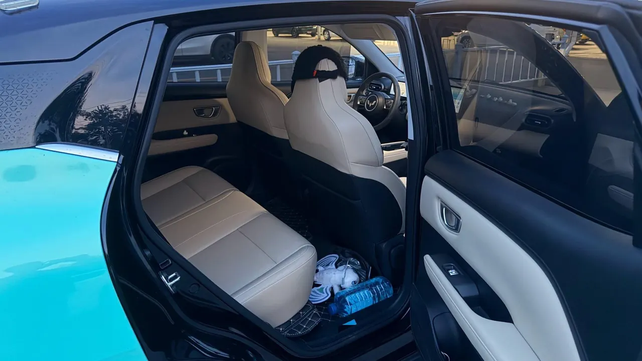 WuLing 2024 Plantronics PLUS 401km Five-seat Edition Automatic Gear 9