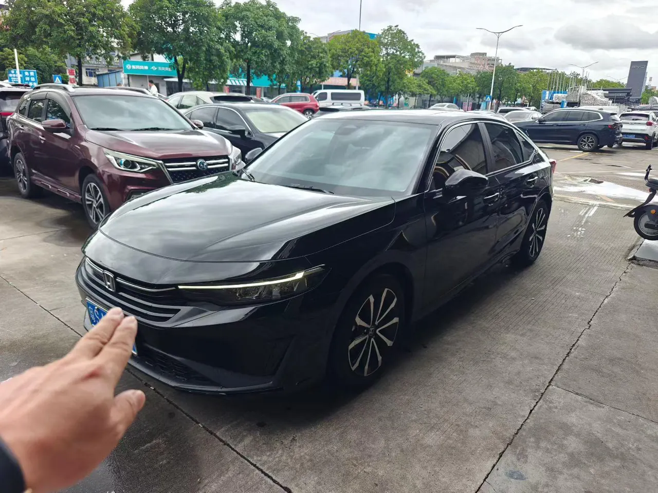 打开图片灯箱:Honda 2025 model grid 1.5T stepless 240TURBO technology edition automatic gear