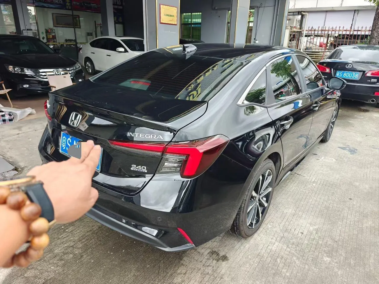Honda 2025 model grid 1.5T stepless 240TURBO technology edition automatic gear 2
