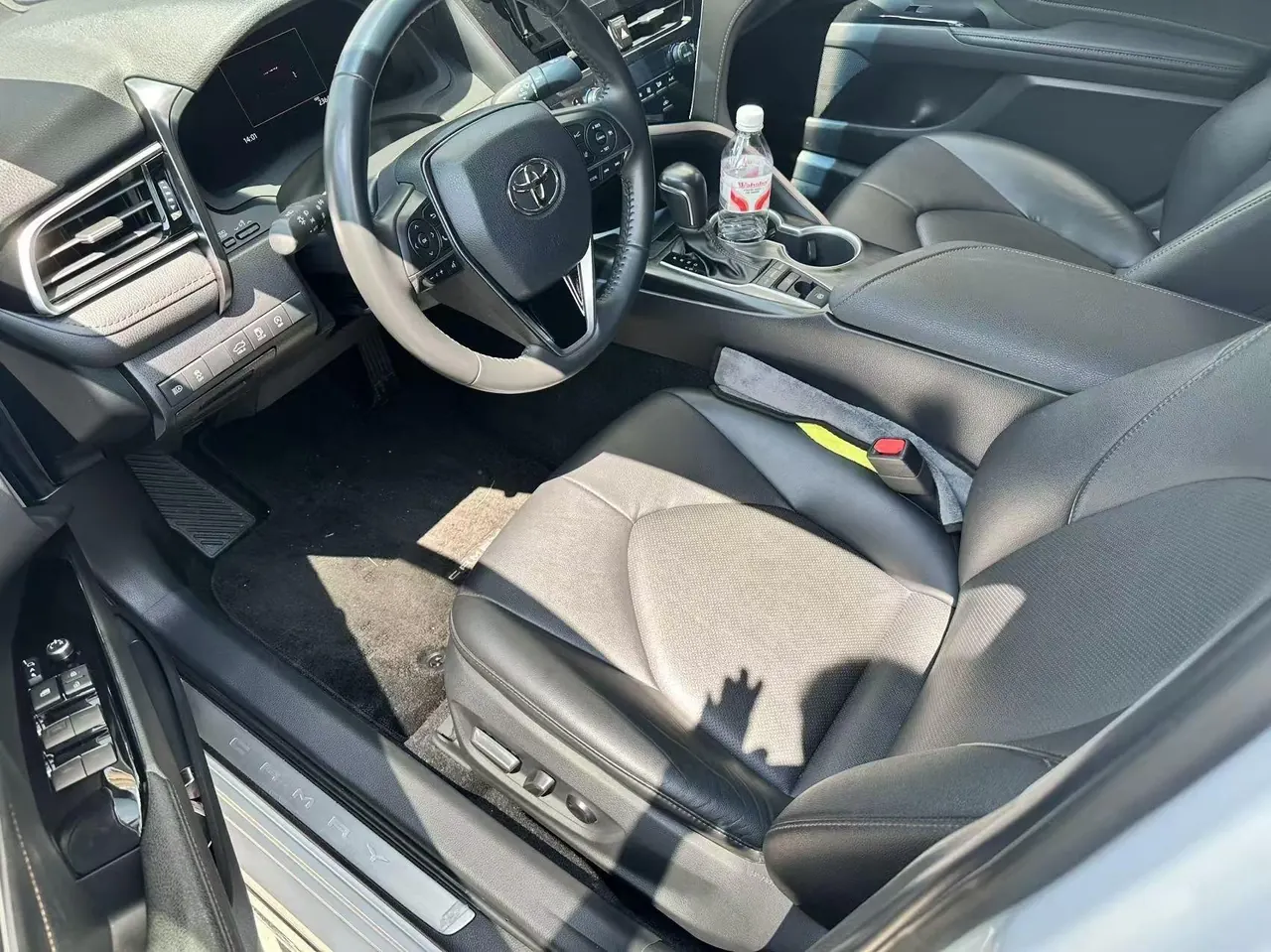 Toyota 2021 Camry 2.5G Deluxe Edition Automatic Gear 2