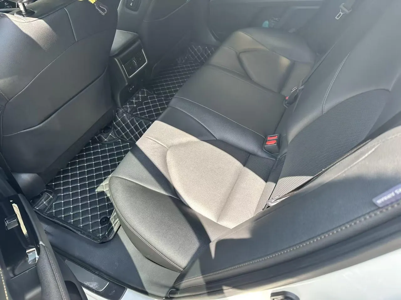 Toyota 2021 Camry 2.5G Deluxe Edition Automatic Gear 3