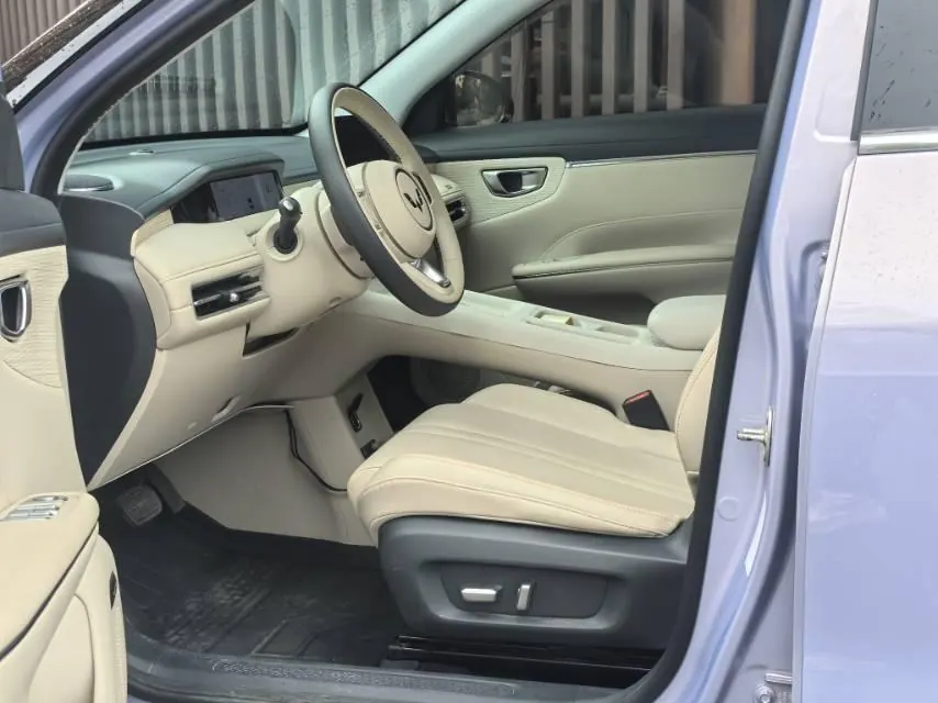 WuLing 2025 Plantronics S 430km Exclusive Automatic Transmission 4