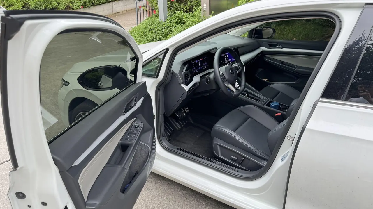 Volkswagen 2021 Golf 8 PRO 1.4TSI 280TSI Automatic 3