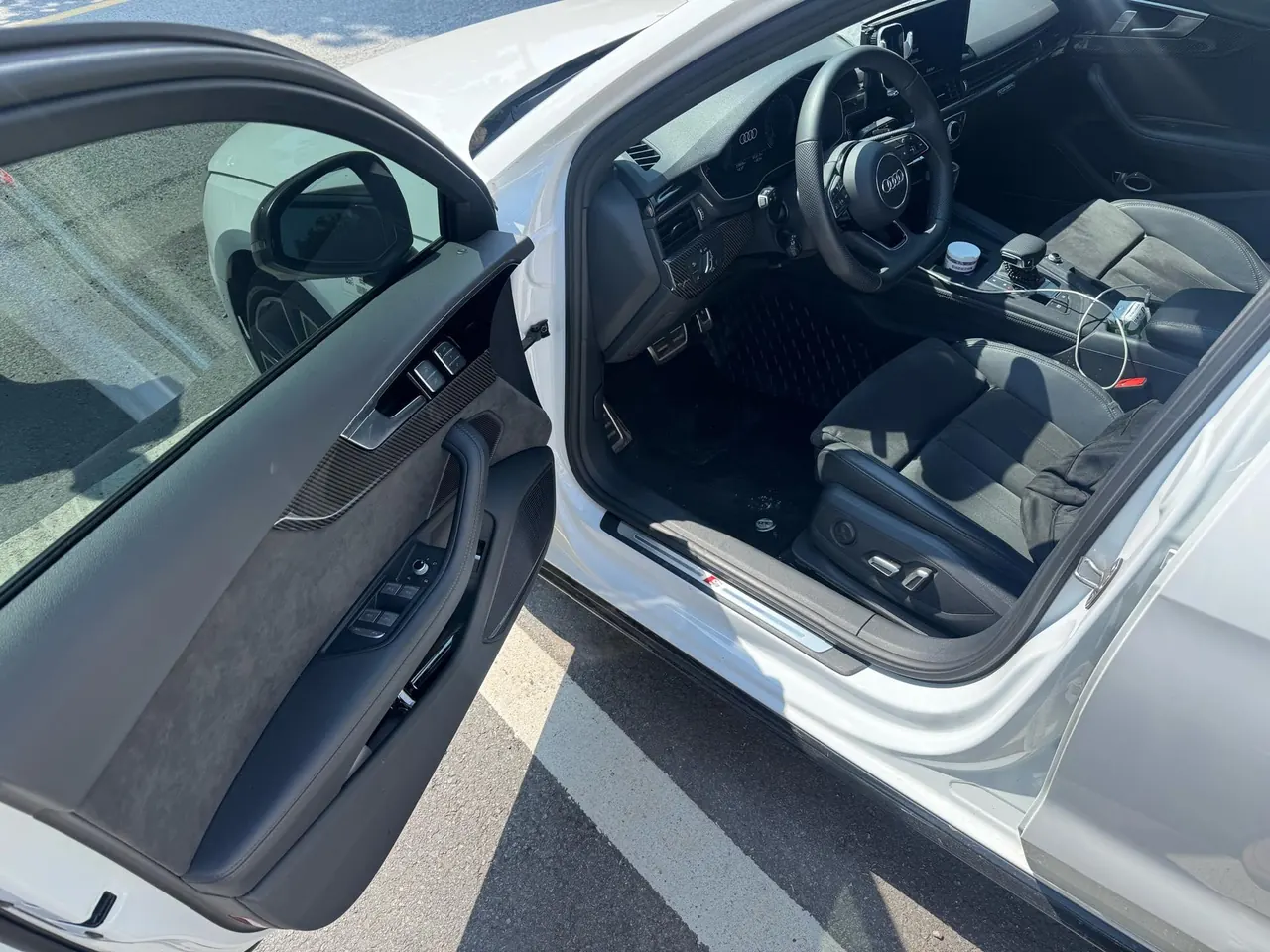 Audi 2024 A4L 2.0TFSI 45TFSI Quattro Selected Dynamic Automatic 3