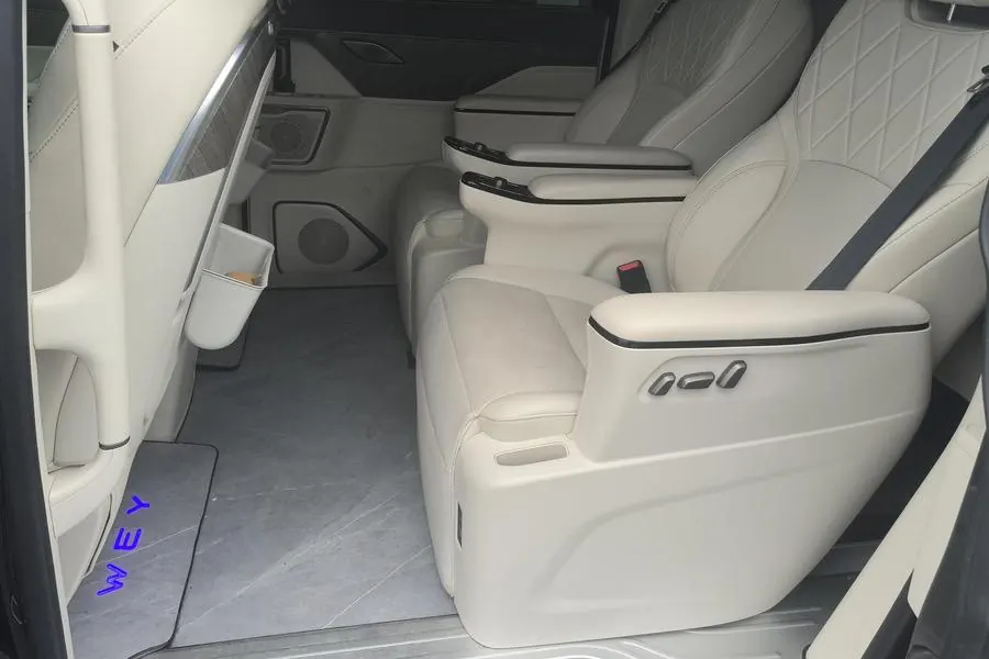 WEY 2025 VV7 Hi4 1.5T Four-Wheel-Drive Automatic Model 6