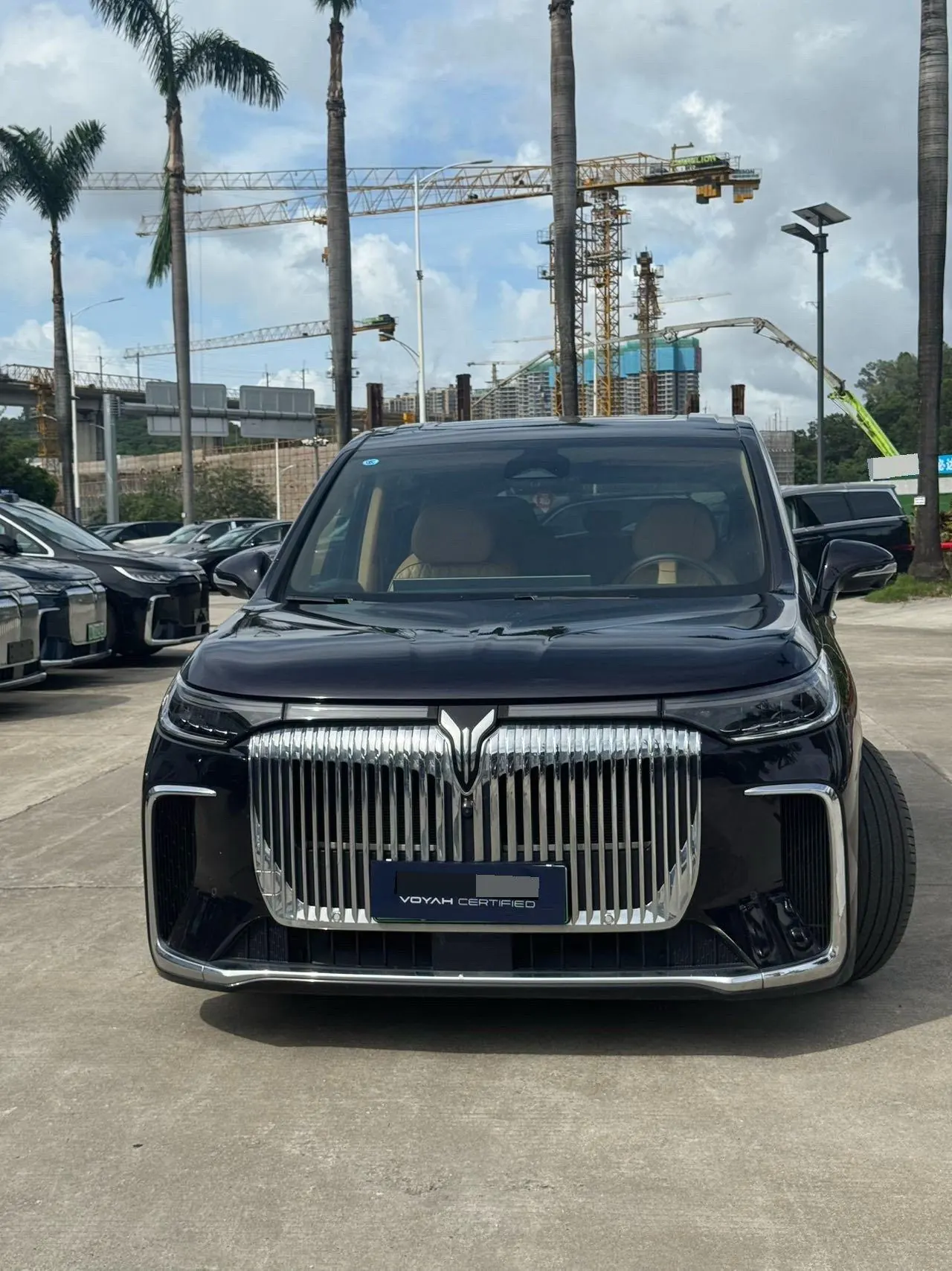 Voyah 2025 dreamers PHEV 1.5T four-wheel drive flagship Kun Peng version automatic gear 2