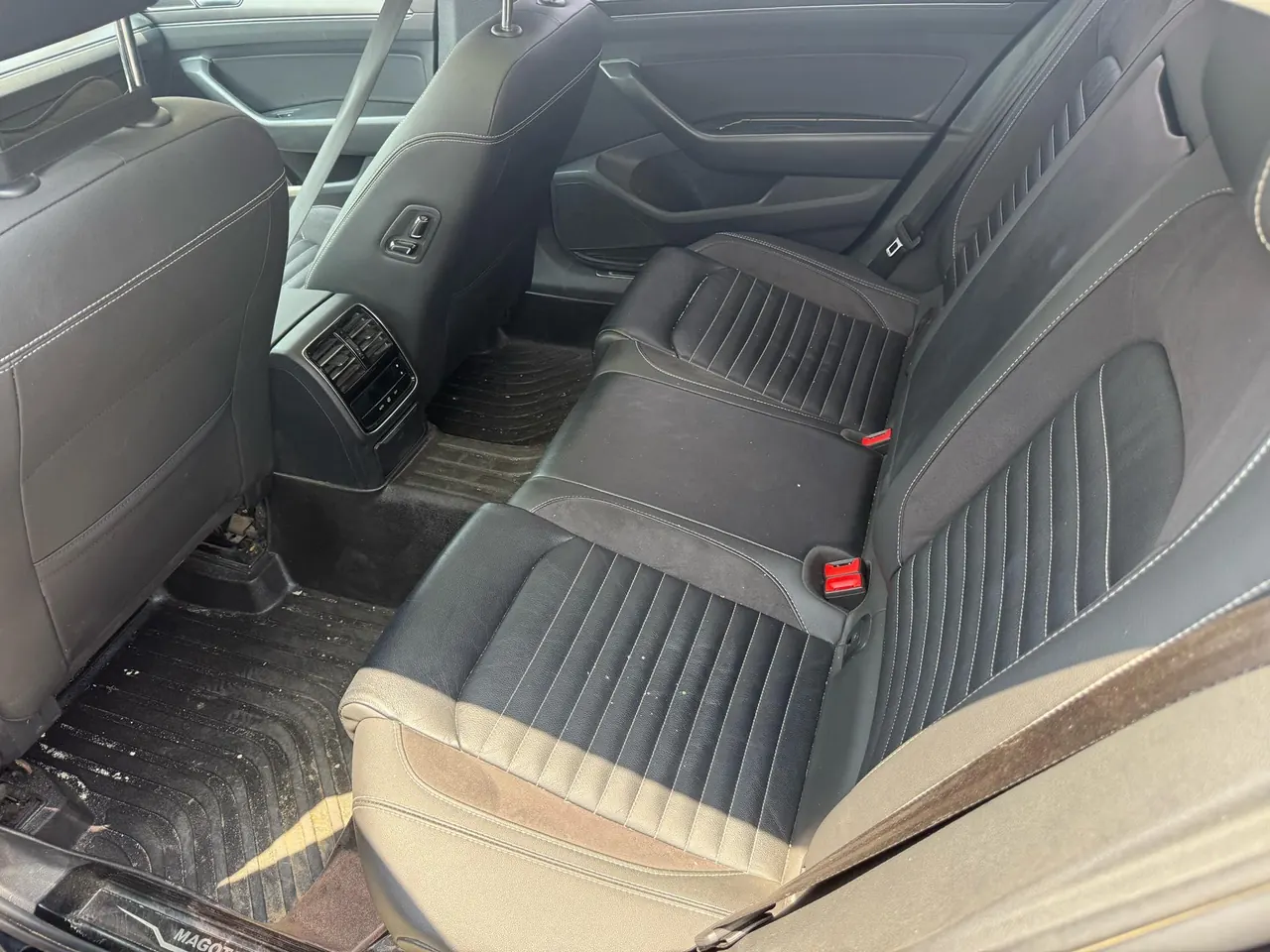 Volkswagen 2020 Magotan 2.0TSI 330TSI Leading Automatic 3