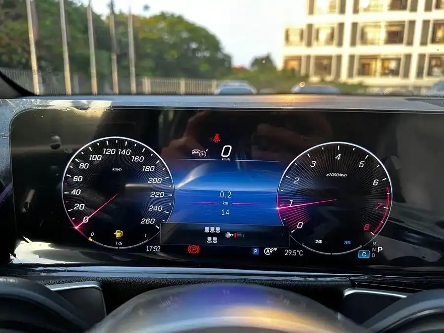 Mercedes Benz 2025 GLB 220 48V 2.0T fashion automatic gear 8