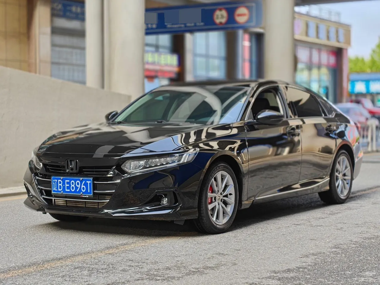 Открыть галерею: Honda 2022 10th Generation Accord 1.5T Stepless 260TURBO Magic Night Premium Edition Automatic Gear