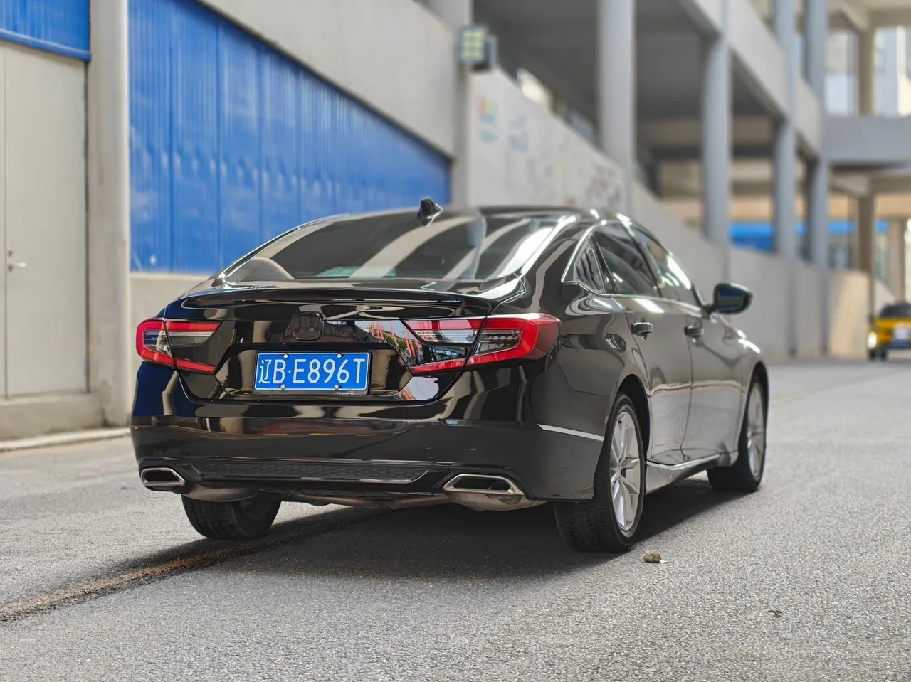 Honda 2022 10th Generation Accord 1.5T Stepless 260TURBO Magic Night Premium Edition Automatic Gear 4