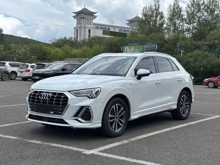 Audi 2022 Q3 1.4TFSI 35TFSI Aggressive Dynamic Automatic - View 1