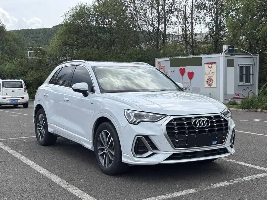 Audi 2022 Q3 1.4TFSI 35TFSI Aggressive Dynamic Automatic 3
