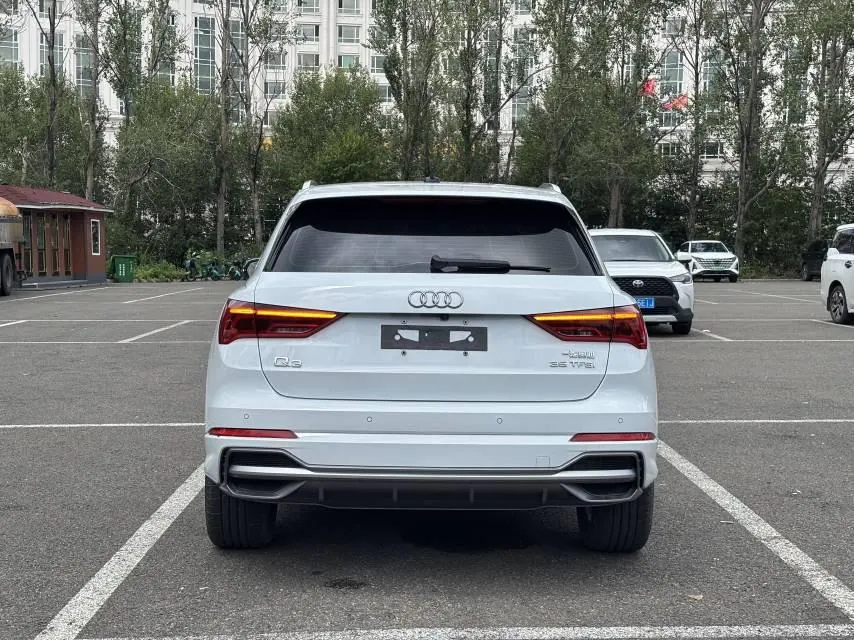 Audi 2022 Q3 1.4TFSI 35TFSI Aggressive Dynamic Automatic 4