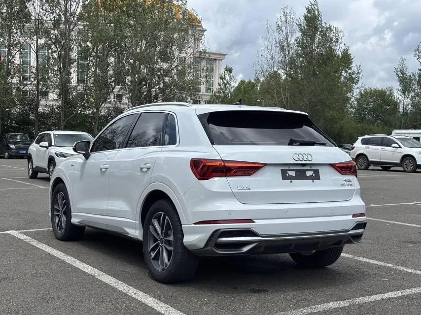 Audi 2022 Q3 1.4TFSI 35TFSI Aggressive Dynamic Automatic 5