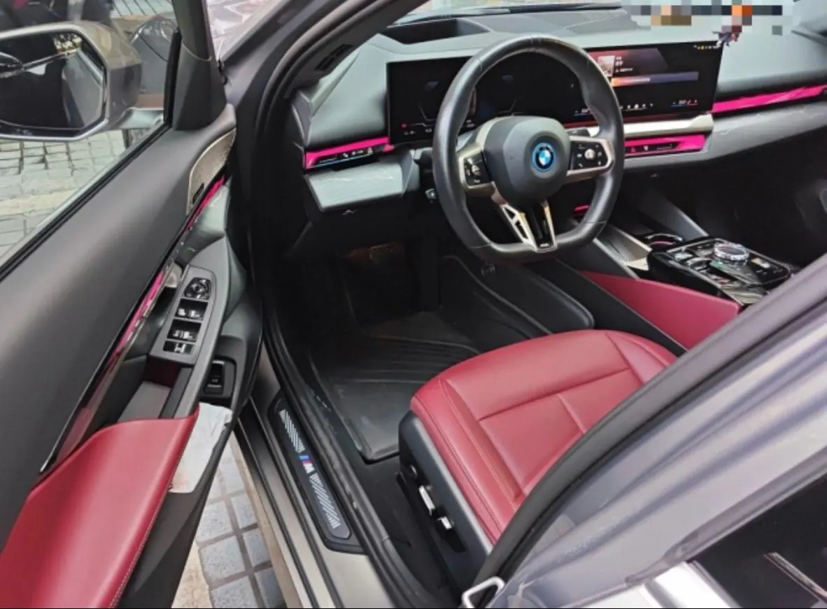 BMW 2024 i5 eDrive 35L Exclusive M Sports Suit Automatic Gear 6