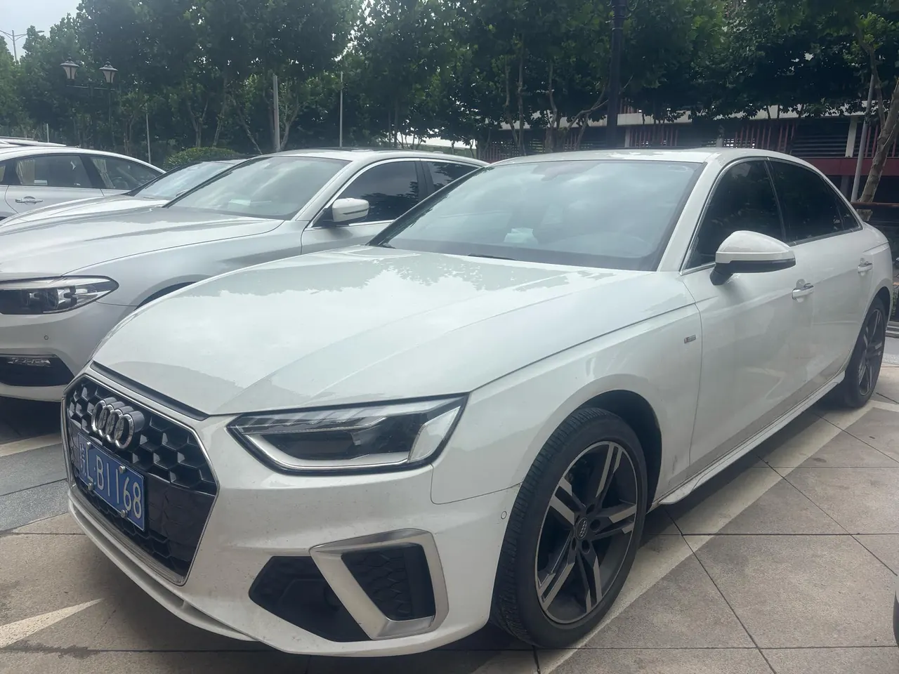 Audi 2020 A4L 2.0TFSI 40TFSI Deluxe Dynamic Automatic - View 1