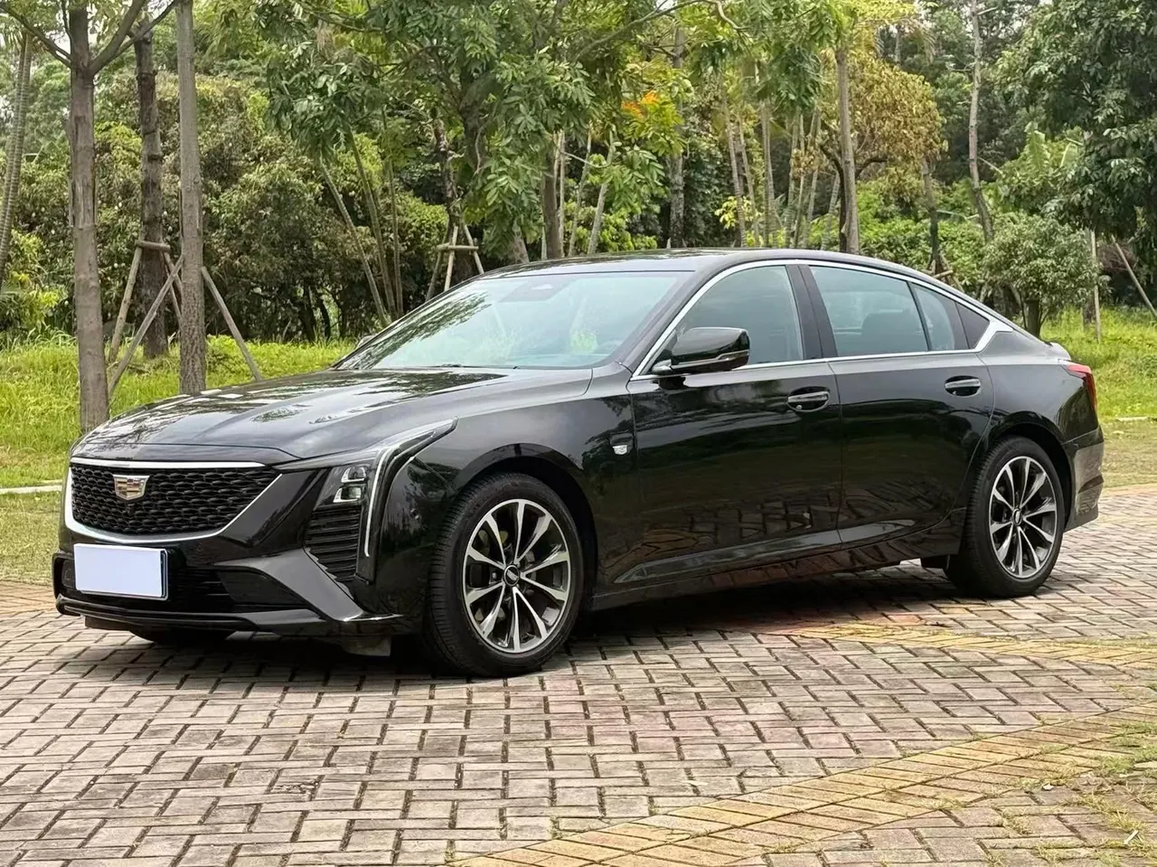 Cadillac 2025 CT5 2.0T 28T City Sports Edition Automatic Gear - View 1