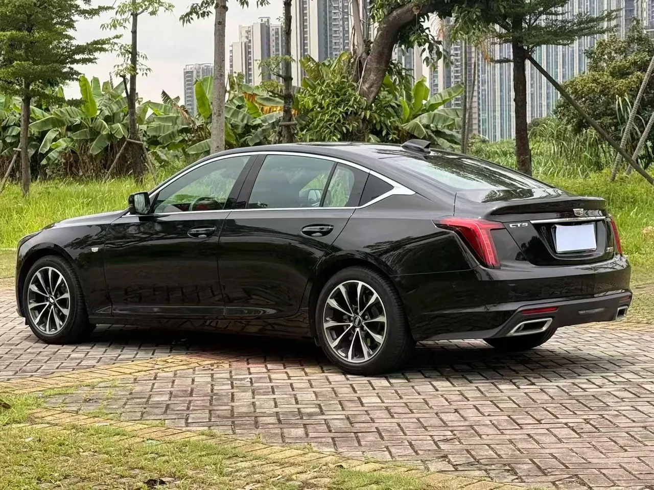 Cadillac 2025 CT5 2.0T 28T City Sports Edition Automatic Gear 17
