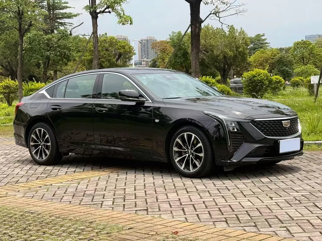 Cadillac 2025 CT5 2.0T 28T City Sports Edition Automatic Gear 3