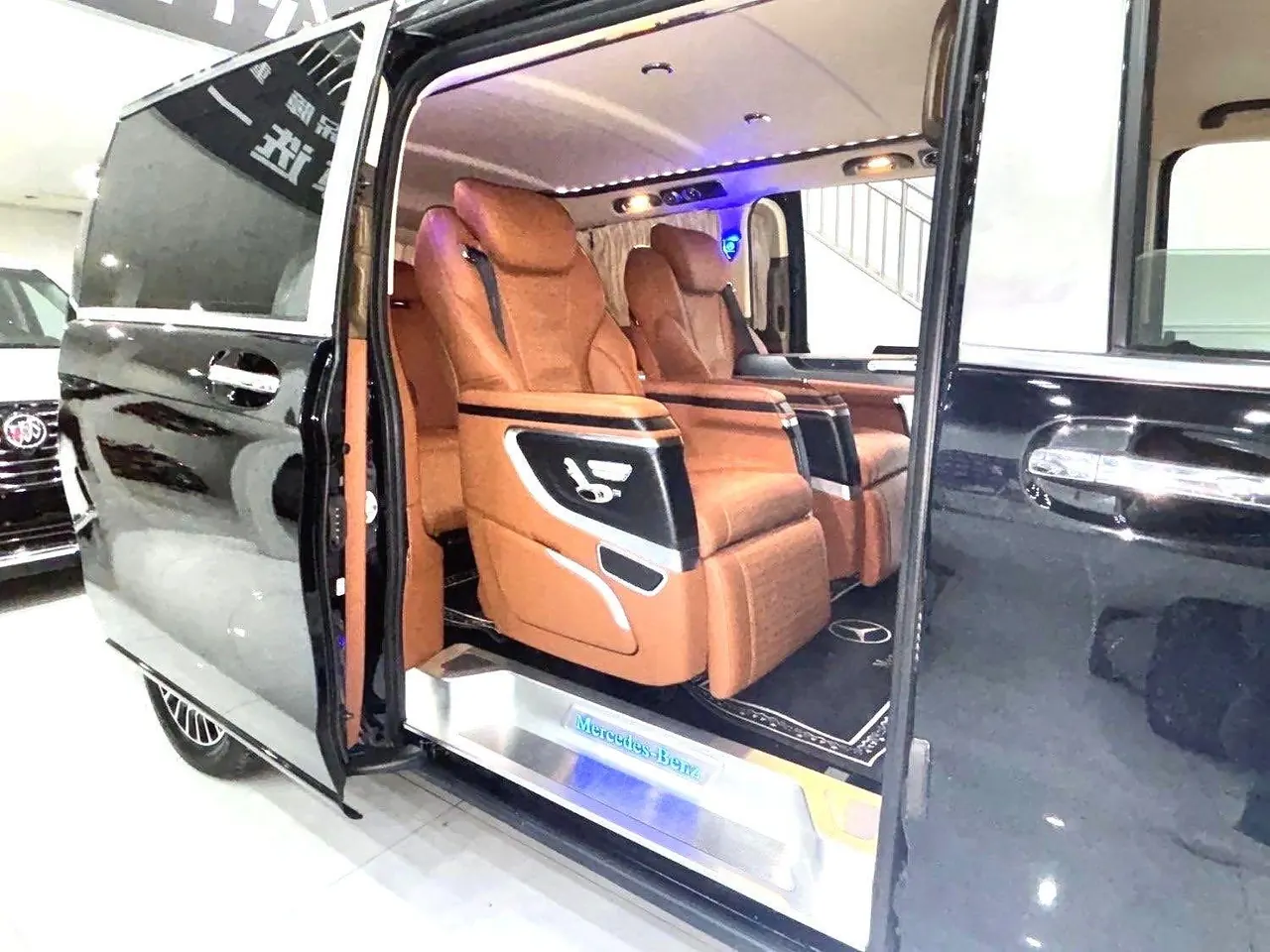 Mercedes Benz 2021 Vito 2.0T Business Edition 7-seat Automatic Gear 14