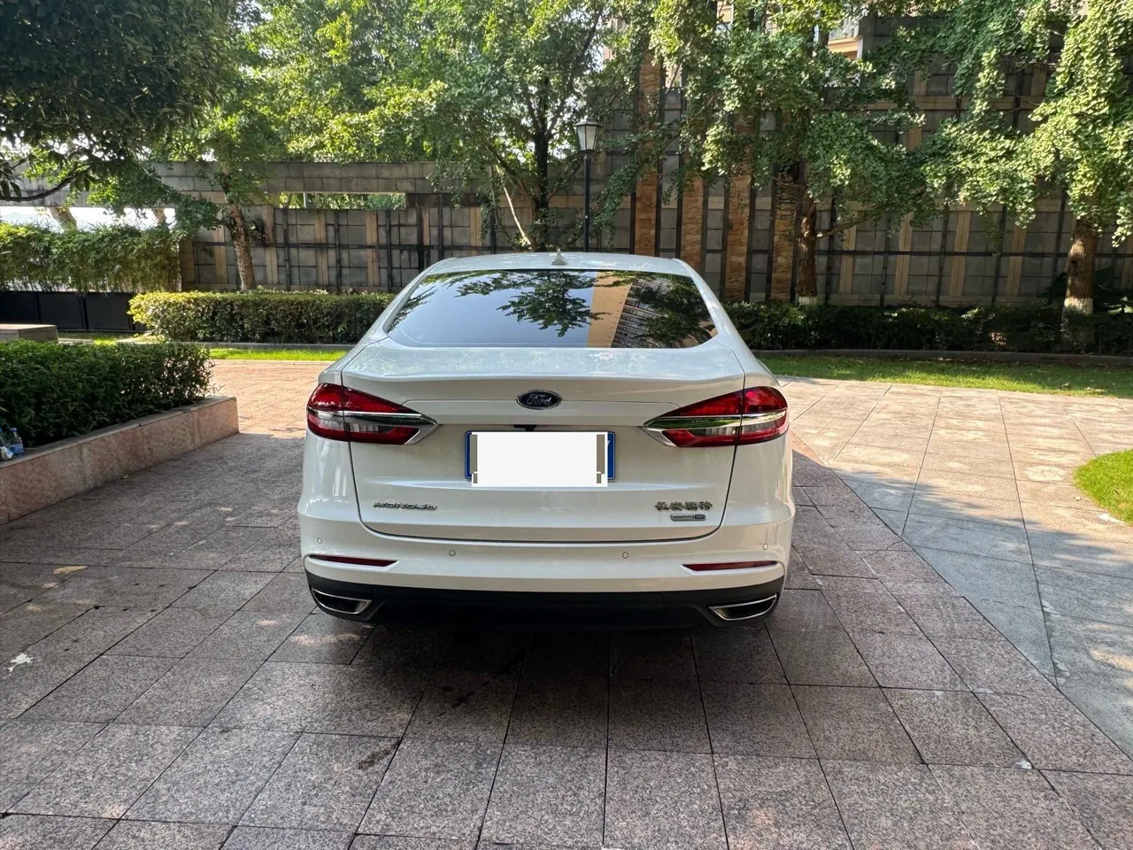 Ford 2020 Mondeo 2.0T EcoBoost 200 luxury automatic gear 3