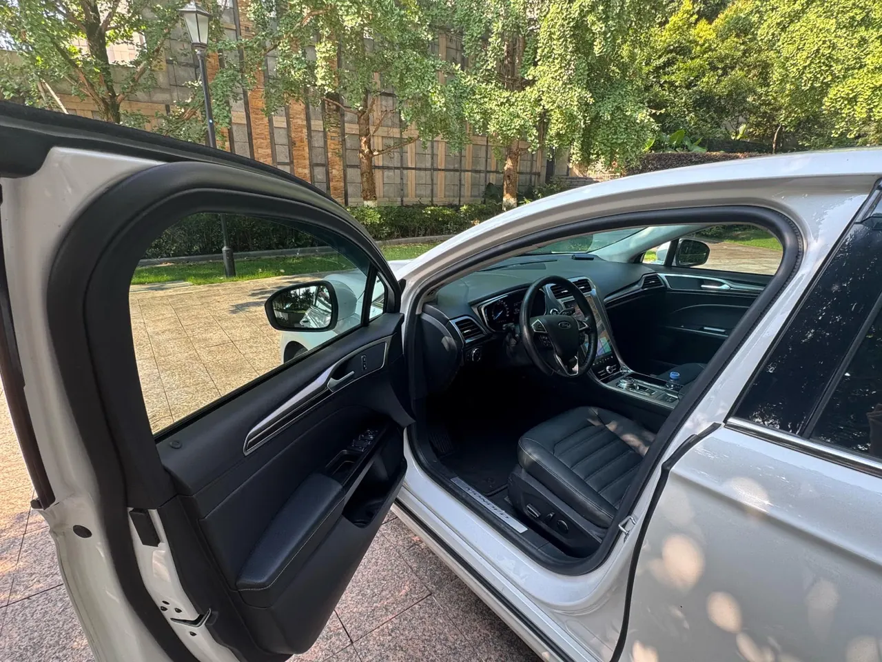 Ford 2020 Mondeo 2.0T EcoBoost 200 luxury automatic gear 5