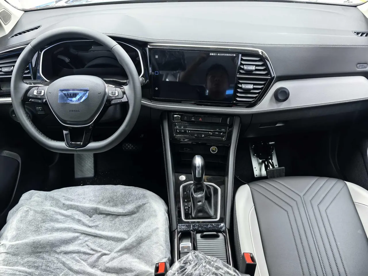 Jetta 2026 Jetta VS5 1.4TSI 280TSI Flagship Highlight Edition Automatic 13