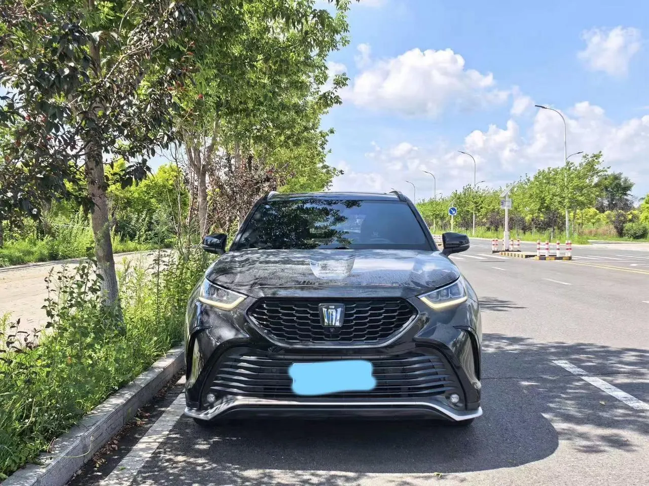 Toyota 2022 Crown Land Release 2.5 Stepless Four-wheel Drive Premium Edition Automatic Gear 2