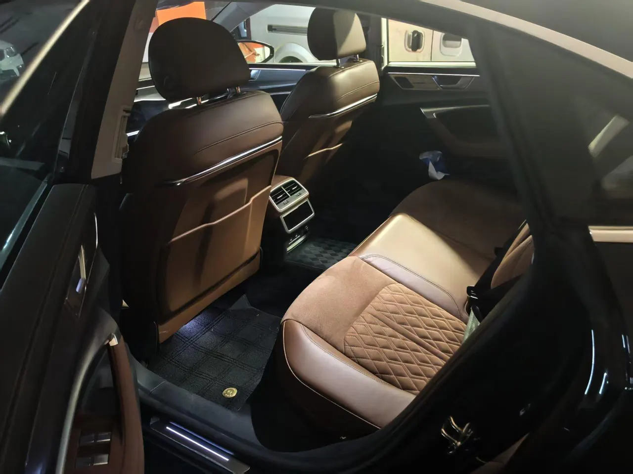 Audi 2024 A7L 2.0TFSI 45TFSI Quattro Luxury Automatic 4