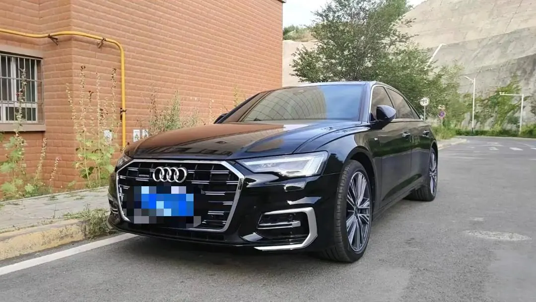 Audi 2024 A6L 2.0TFSI 45TFSI Quattro Selected Dynamic Automatic - View 1