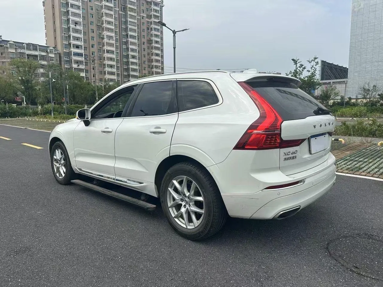 Volvo 2020 XC60 2.0T T5 4-wheel drive smart luxury automatic gear 4