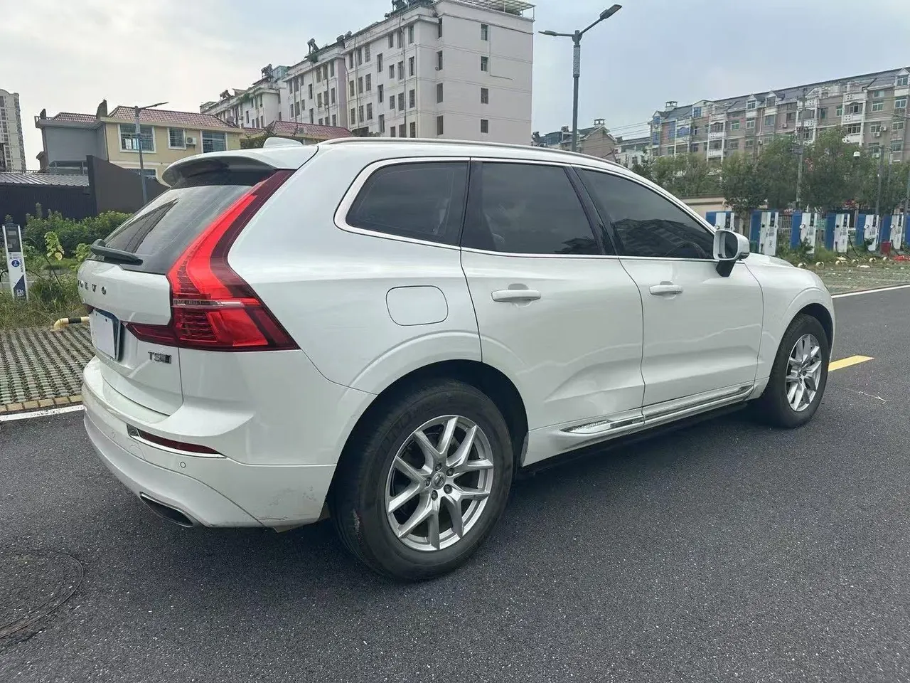 Volvo 2020 XC60 2.0T T5 4-wheel drive smart luxury automatic gear 6