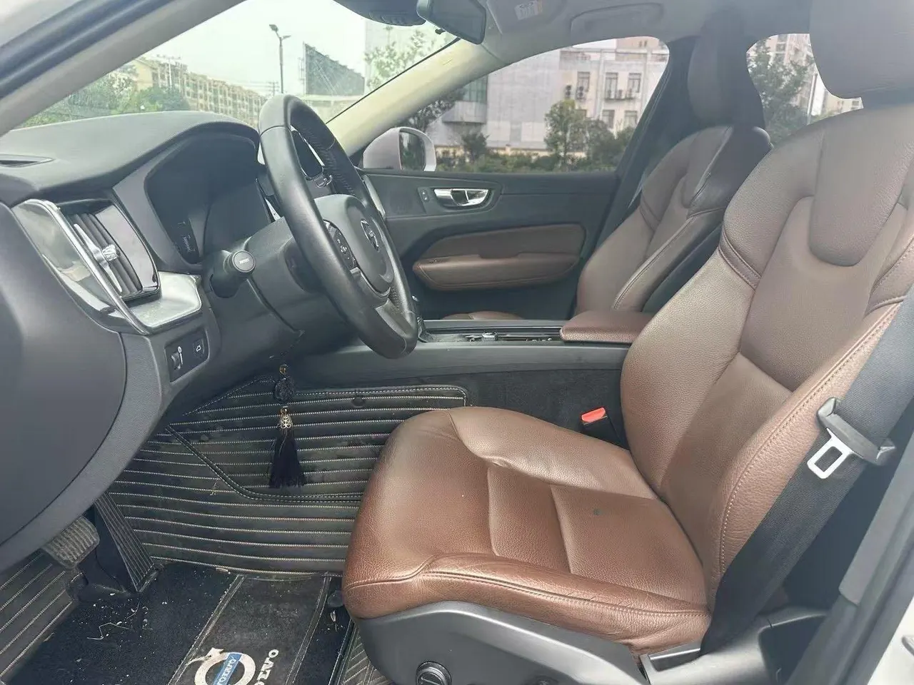 Volvo 2020 XC60 2.0T T5 4-wheel drive smart luxury automatic gear 7