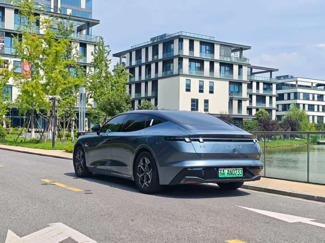 LYNK&amp;CO 2024 LYNK&amp;CO Z 10 766km Rear Drive Max Automatic 3