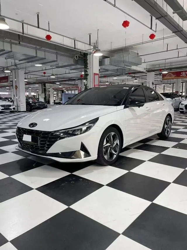 Hyundai 2021 Elantra -3-compartment 1.5 stepless LUX premium automatic gear - View 1