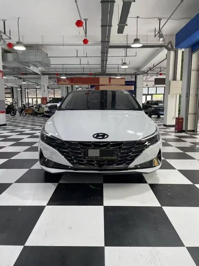 Hyundai 2021 Elantra -3-compartment 1.5 stepless LUX premium automatic gear 2