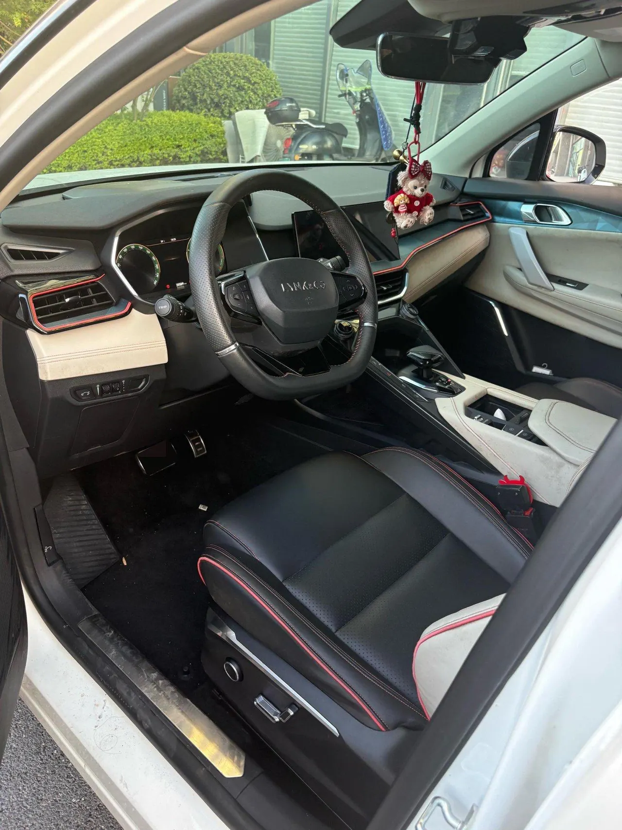 LYNK&amp;CO 2020 LYNK&amp;CO 06 MHEV 1.5TD Pro automatic transmission 5