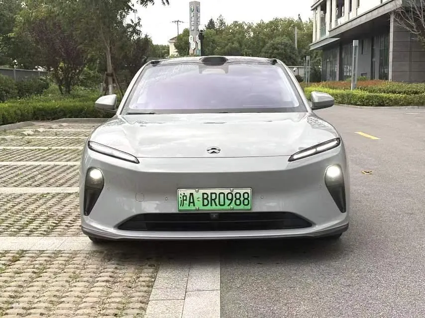 NIO 2022 ET5 75kWh automatic gear 2