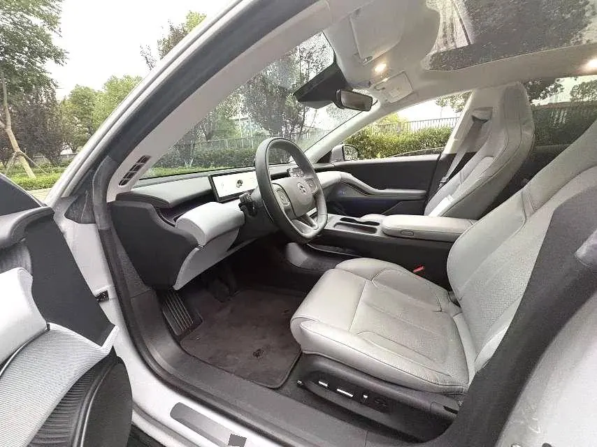 NIO 2022 ET5 75kWh automatic gear 3