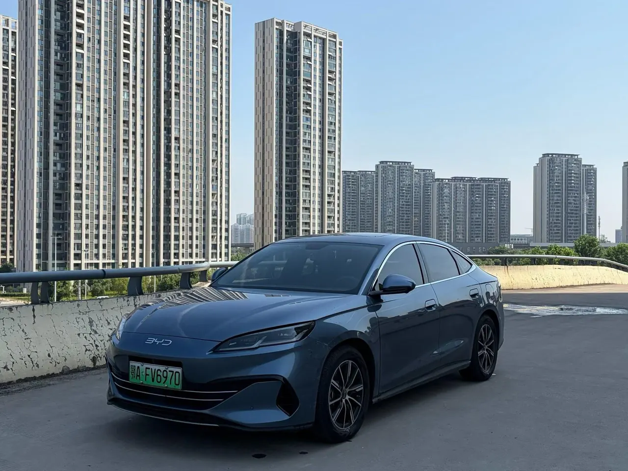BYD 2023 Qin PLUS DM-i 1.5 stepless champion version excellent 120KM automatic gear - View 1
