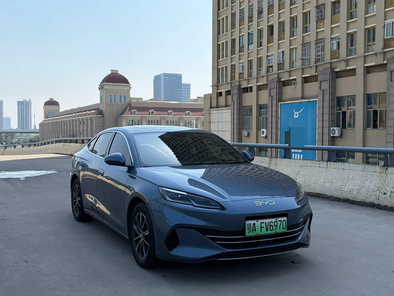 BYD 2023 Qin PLUS DM-i 1.5 stepless champion version excellent 120KM automatic gear 3
