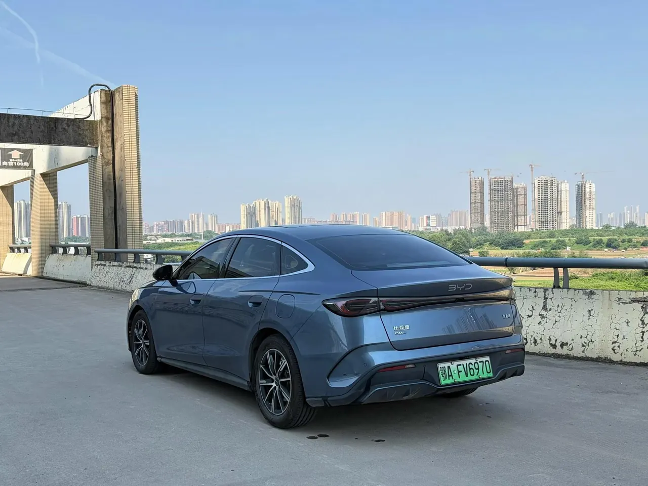BYD 2023 Qin PLUS DM-i 1.5 stepless champion version excellent 120KM automatic gear 9