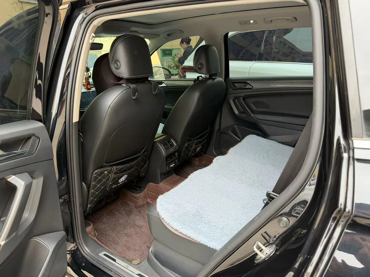 Volkswagen 2021 Tiguan L R-Line 2.0TSI 330TSI Two-Drive Overdrive Automatic Gear 4