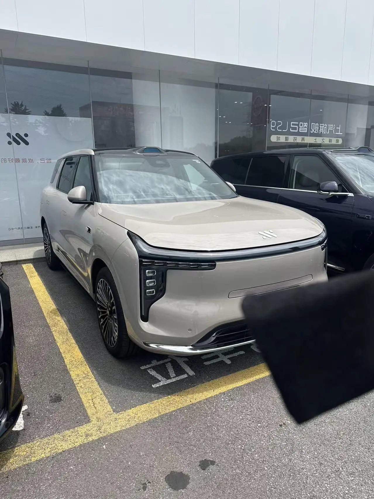IM 2026 IM LS8 66 Ultra Technology Flagship Large Five-seater Automatic Transmission 3